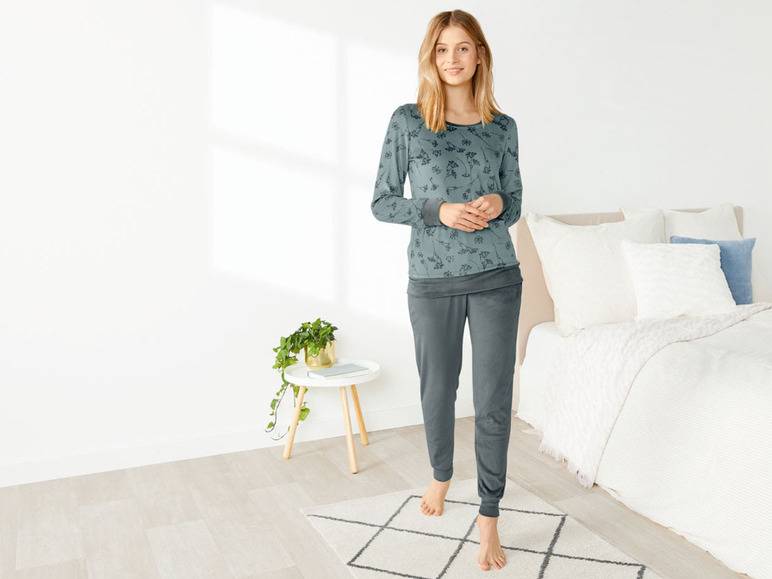 esmara® Damen Pyjama, aus kuschelig weicher Nicki-Qualität Cyber Monday