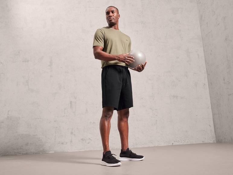CRIVIT Herren Sweatshorts Double Knit, mit HeiQ Mint Technologie Zeitlich begrenztes Angebot