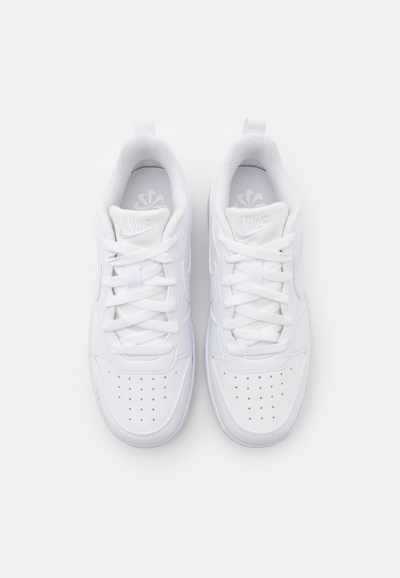 Nike Sportswear Nike Sportswear COURT BOROUGH RECRAFT UNISEX - Trainers - white Nur für heute