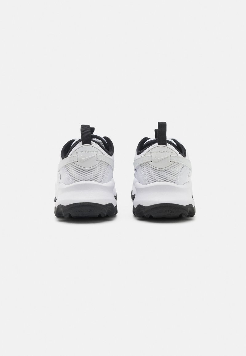 Nike Sportswear Nike Sportswear TC 7900 - Trainers zollfrei