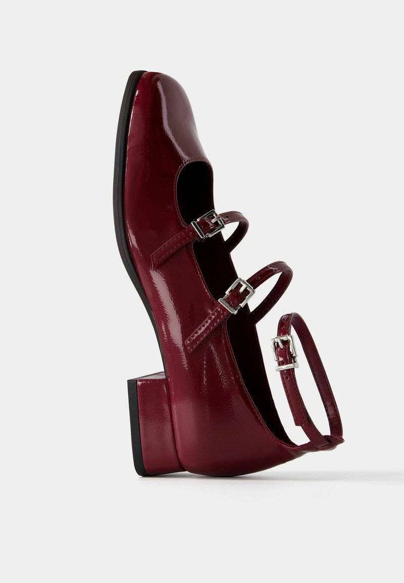 Bershka Bershka MARY JANES - Ankle strap ballet pumps - dark red 2025