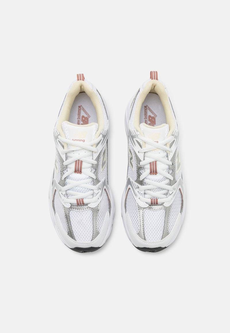 New Balance New Balance MR530 UNISEX - Trainers - white Auslauf