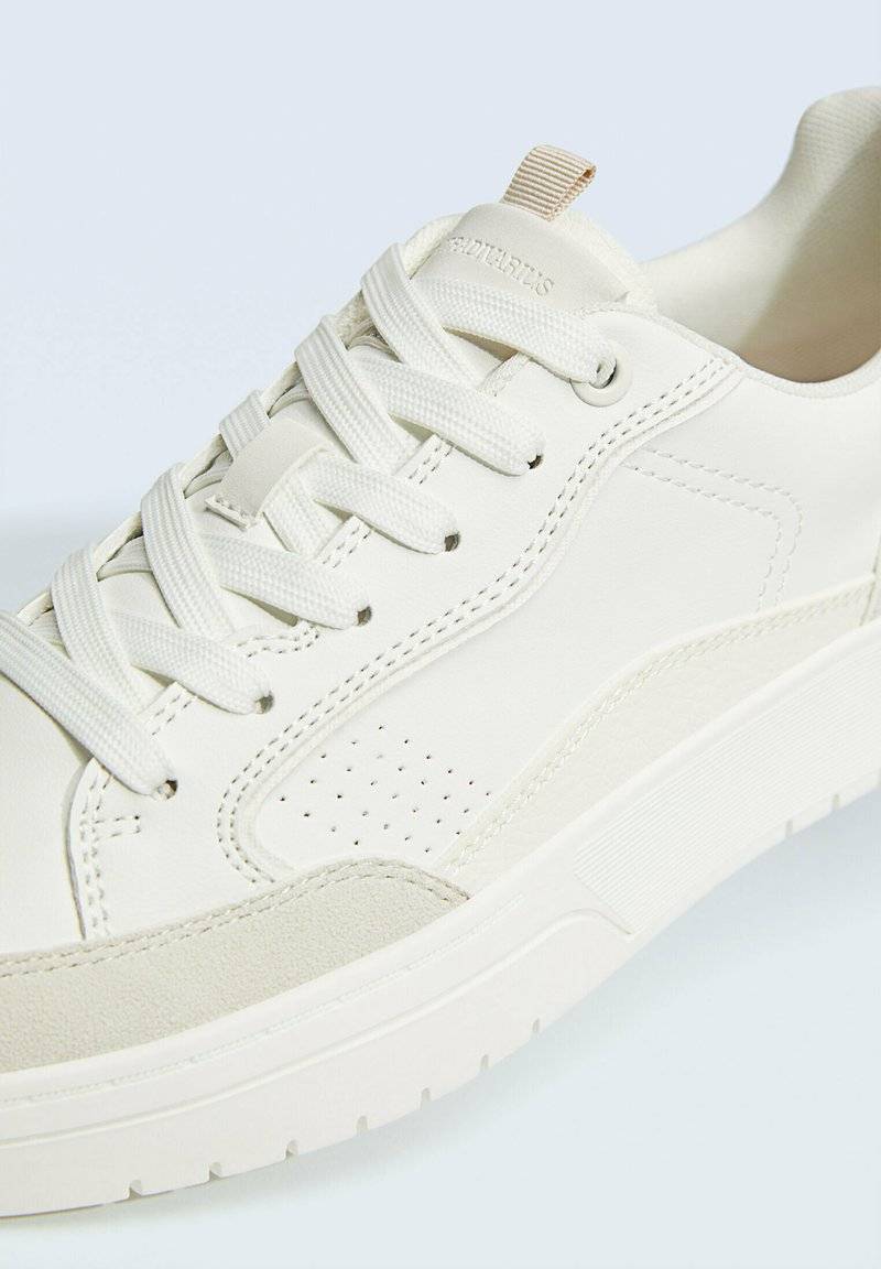 Stradivarius Stradivarius CONTRAST - Trainers - white im Angebot