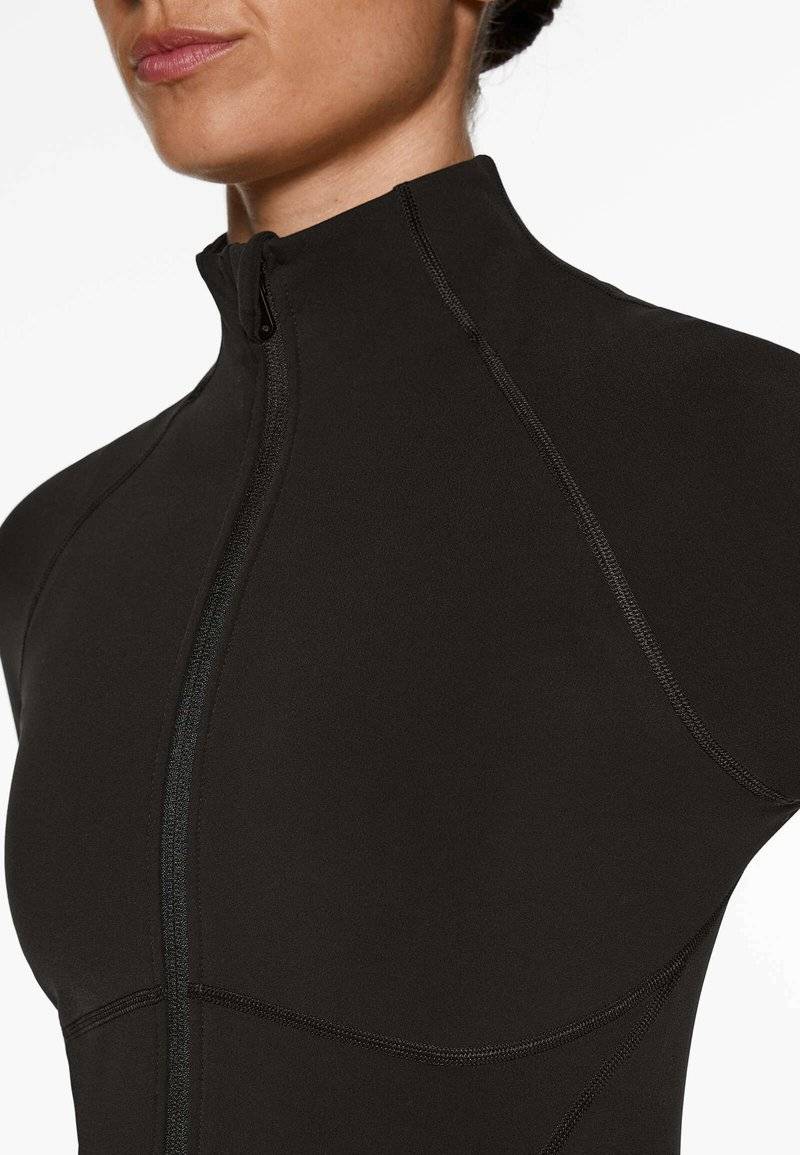 OYSHO OYSHO WARMTH COMFORTLUX TECHNICAL - Training jacket - black Nur noch ein Tag übrig