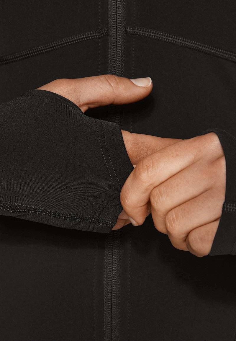 OYSHO OYSHO WARMTH COMFORTLUX TECHNICAL - Training jacket - black Nur noch ein Tag übrig