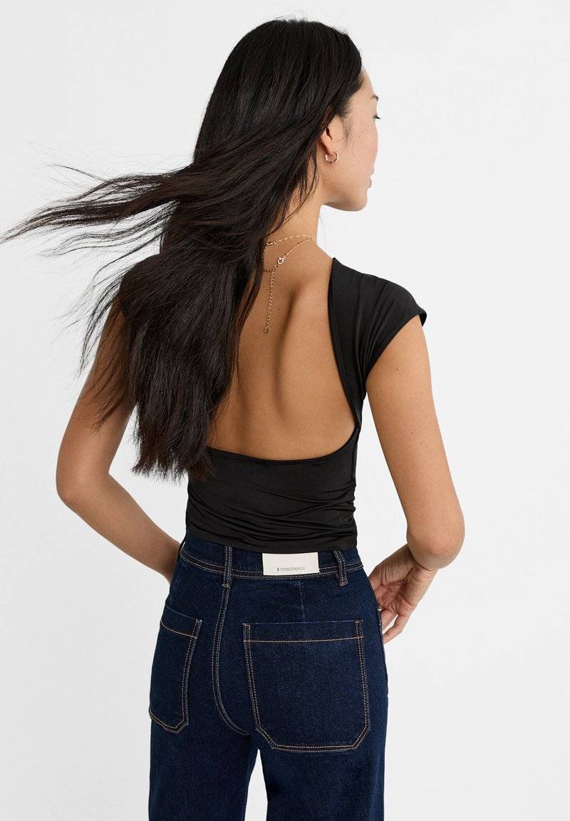 Stradivarius Stradivarius OPEN-BACK - Basic T-shirt - black Outlet