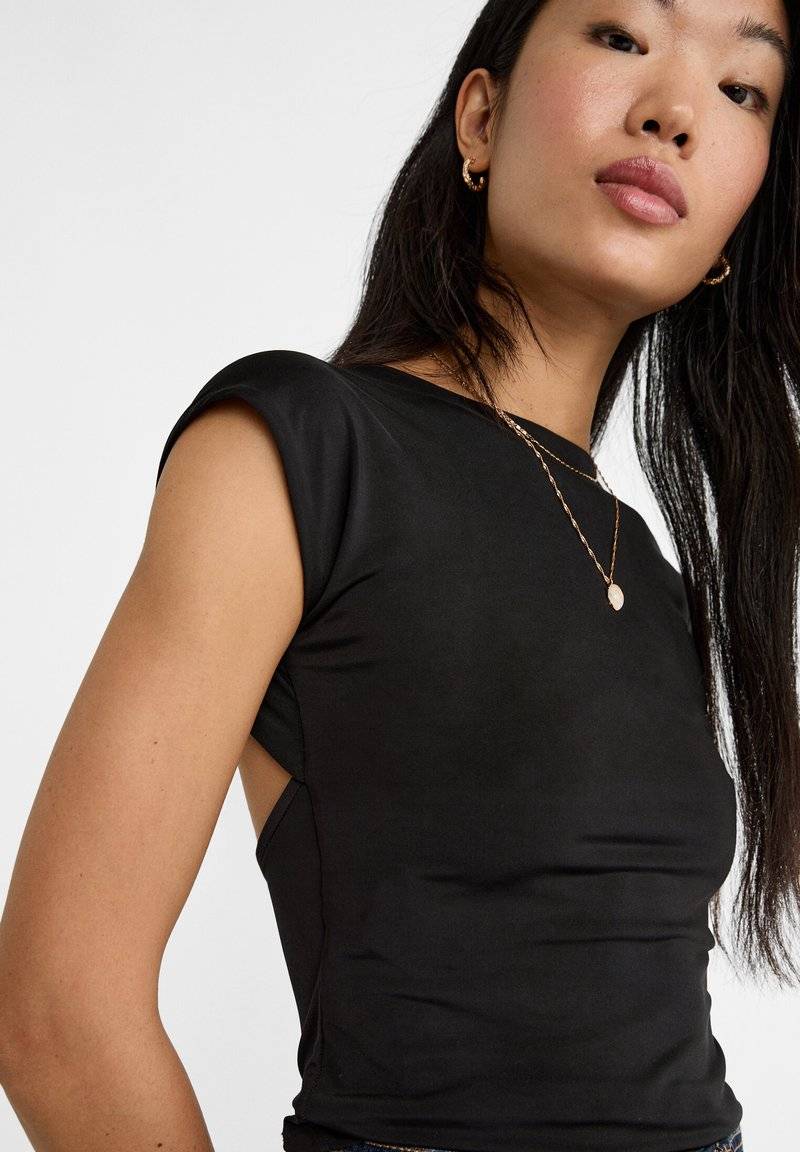Stradivarius Stradivarius OPEN-BACK - Basic T-shirt - black Outlet