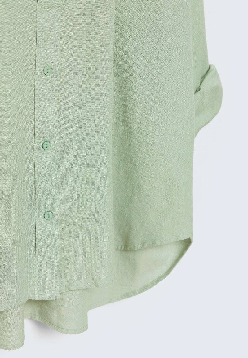 Stradivarius Stradivarius RUSTIKALES DAILY - Button-down blouse - khaki Hotsell