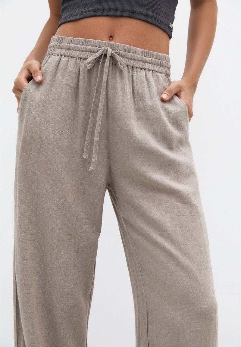 PULL&BEAR PULL&BEAR Trousers - stone Blitzverkäufe