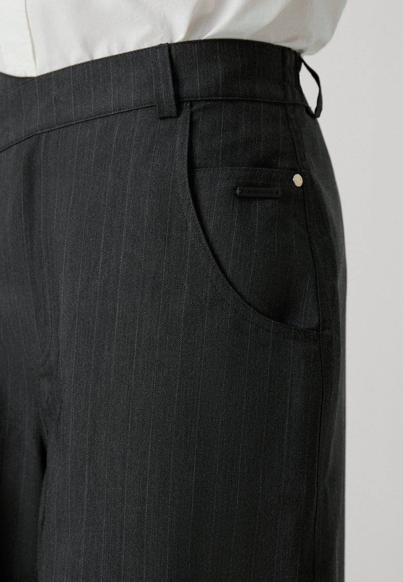 Les Benjamins Les Benjamins UNISEX - Shorts - black Osterangebot