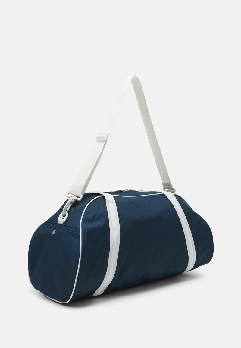 Nike Performance Nike Performance GYM CLUB RETRO - Sports bag Versandkostenfrei