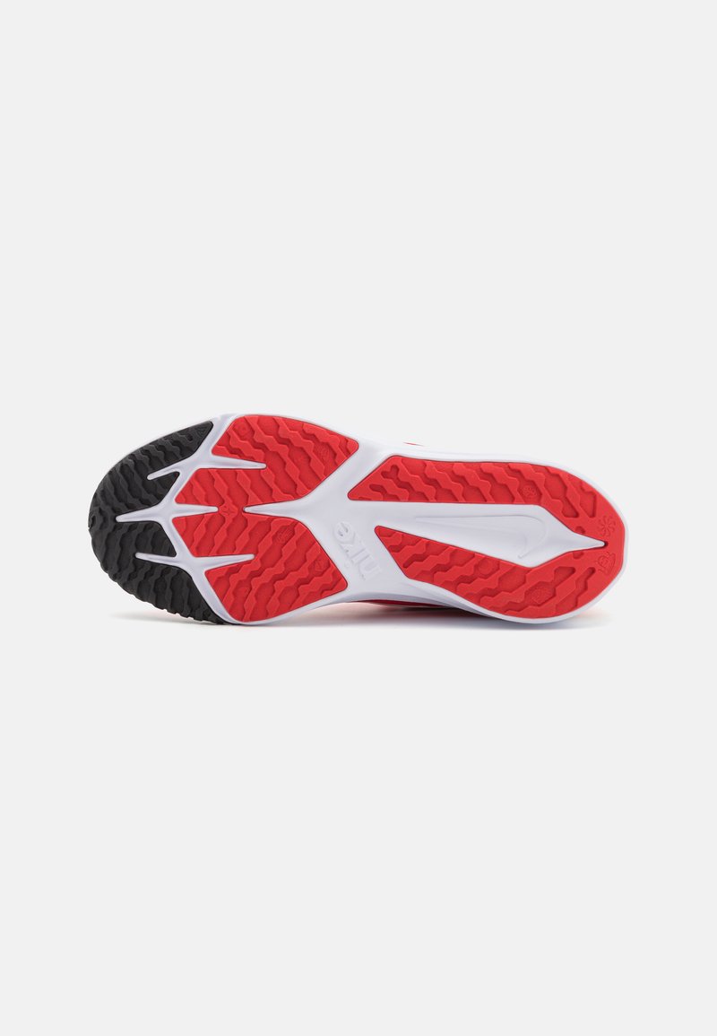 Nike Performance Nike Performance STAR RUNNER 4 UNISEX - Competition running shoes Begrenztes Angebot