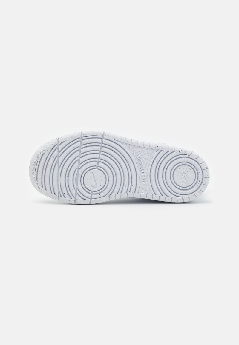 Nike Sportswear Nike Sportswear COURT BOROUGH RECRAFT UNISEX - Trainers - white Black Friday