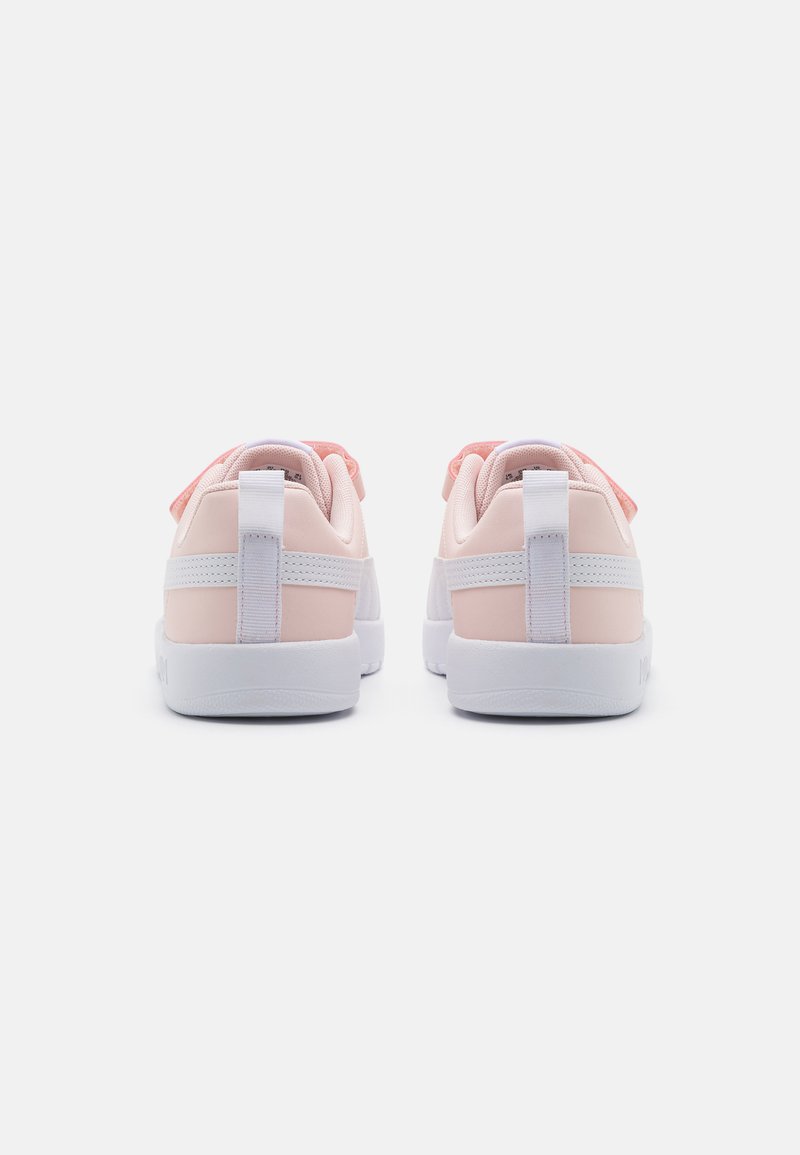 Puma Puma COURTFLEX UNISEX - Neutral running shoes Neuheiten
