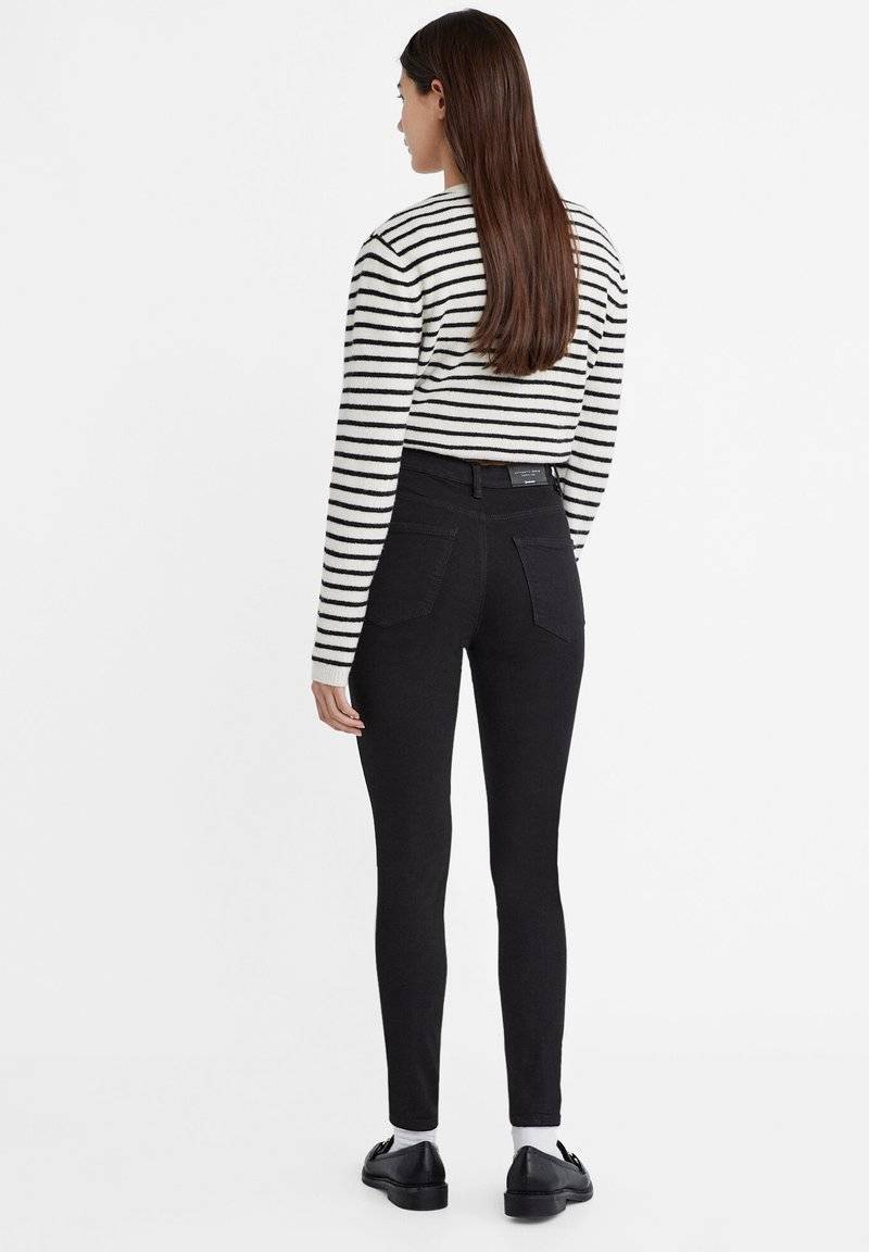 Stradivarius Stradivarius MIT SUPERHOHEM - Jeans Skinny Fit - black Outlet