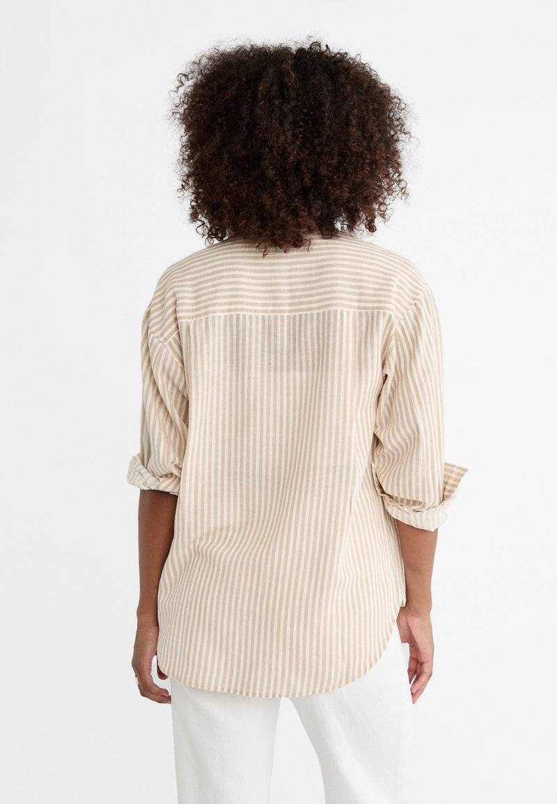 Stradivarius Stradivarius STRIPED - Button-down blouse - stone Sonderangebot