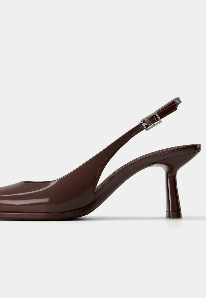 Bershka Bershka KITTEN HEEL - Classic heels - brown Meist gekauft