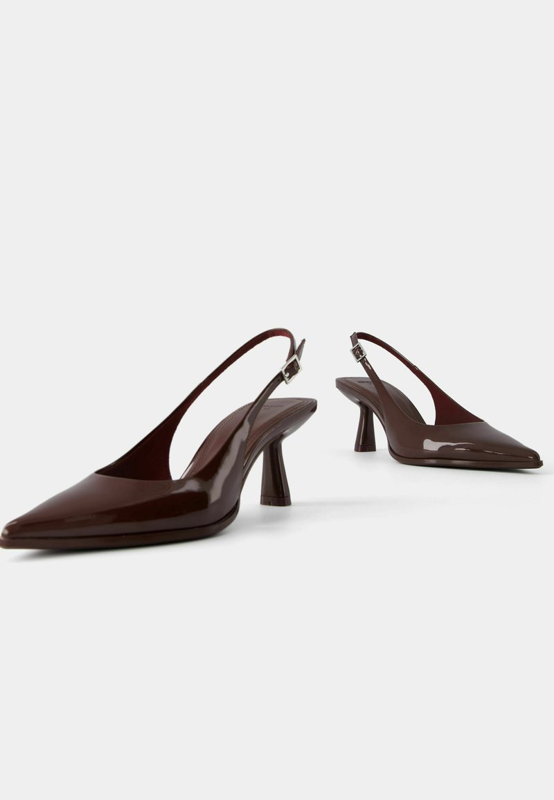 Bershka Bershka KITTEN HEEL - Classic heels - brown Meist gekauft
