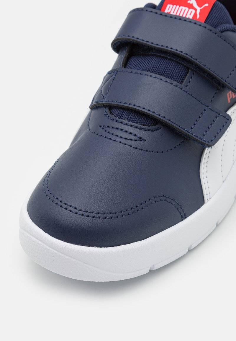 Puma Puma COURTFLEX UNISEX - Neutral running shoes Versandkostenfrei
