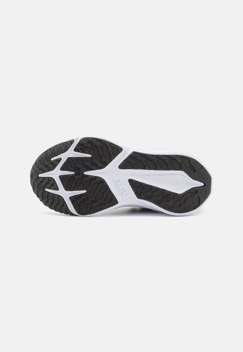 Nike Performance Nike Performance STAR RUNNER - Competition running shoes Online Shopping