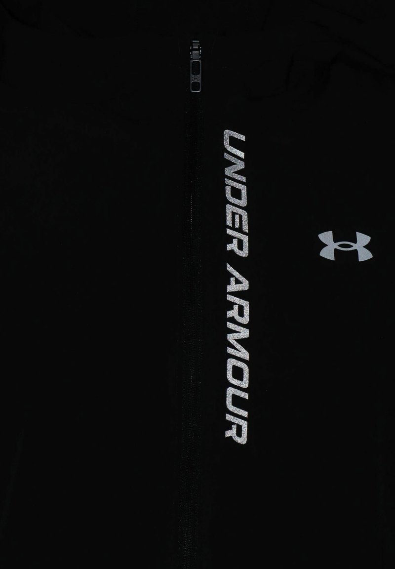 Under Armour Under Armour OUT THE STORM - Running jacket - black jet gray reflective Kostenlose Rückgabe