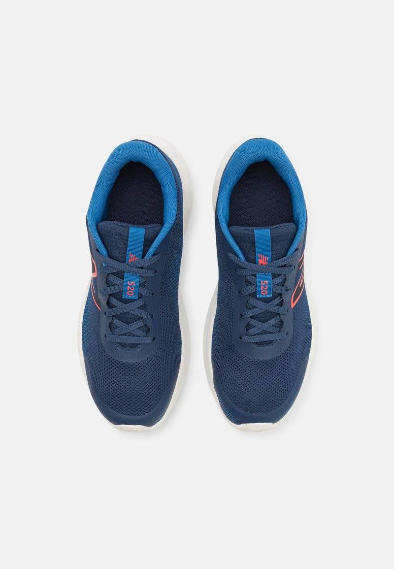 New Balance New Balance 520V8 UNISEX - Competition running shoes - navy Bis zu 65% Rabatt
