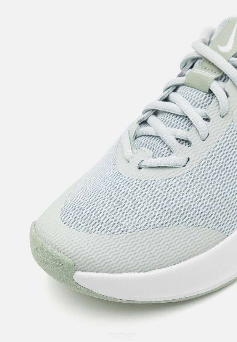 Nike Performance Nike Performance MC TRAINER 3 - Training shoe Vierteljährliche Förderung