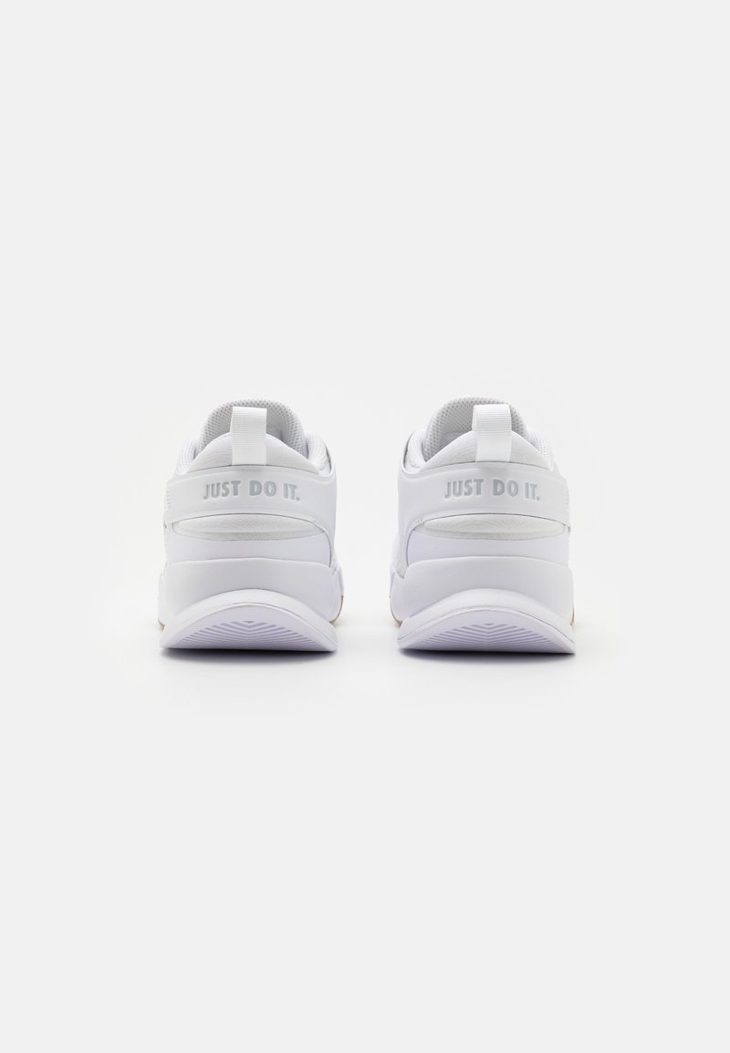 Nike Performance Nike Performance KIDS CROSSCOURT UNISEX - Competition running shoes Fabrikladen