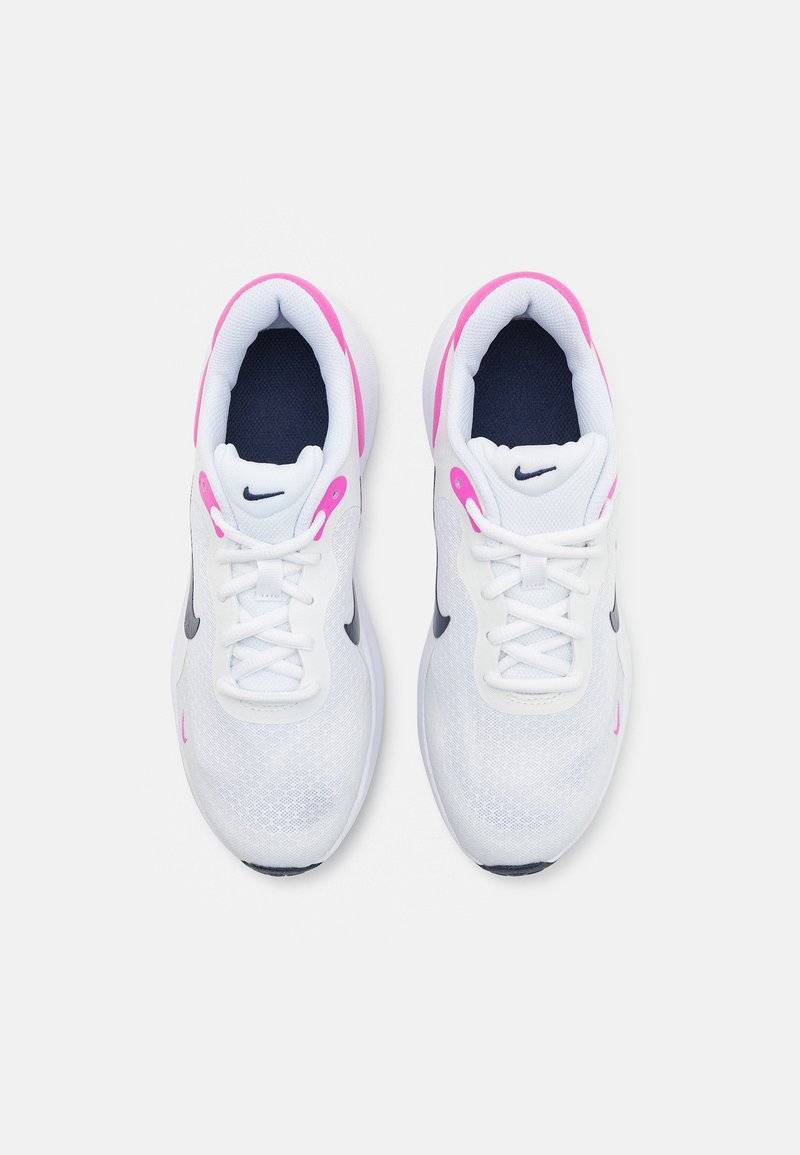 Nike Performance Nike Performance REVOLUTION 7 - Competition running shoes Black Friday Preise