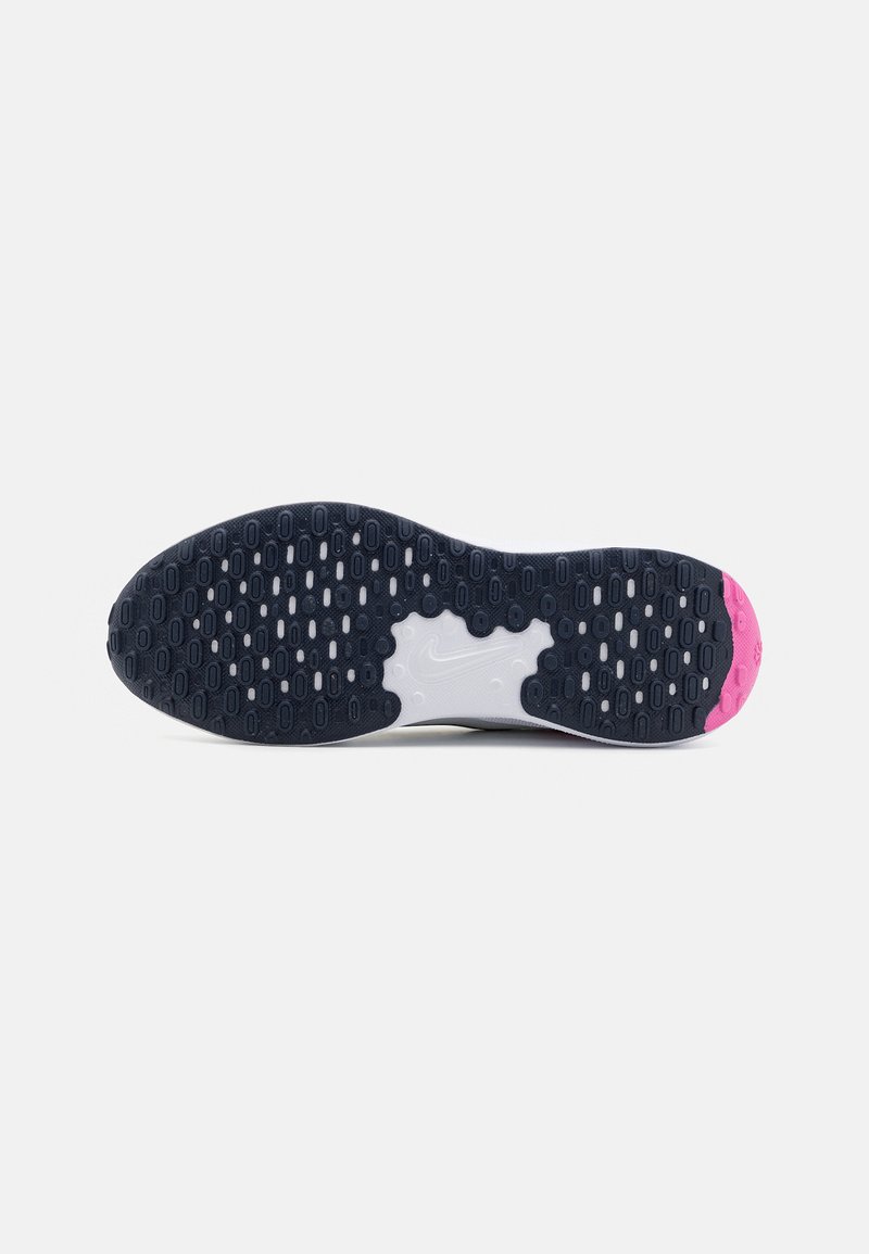 Nike Performance Nike Performance REVOLUTION 7 - Competition running shoes Black Friday Preise
