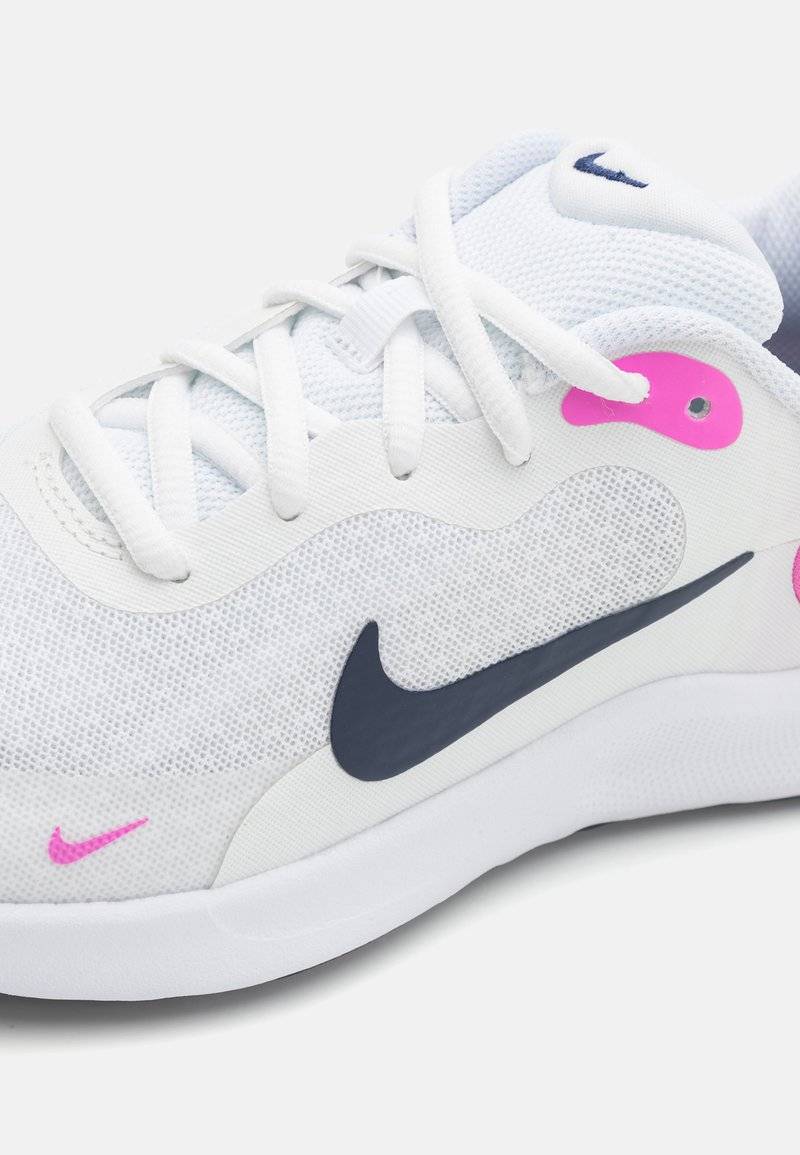 Nike Performance Nike Performance REVOLUTION 7 - Competition running shoes Black Friday Preise