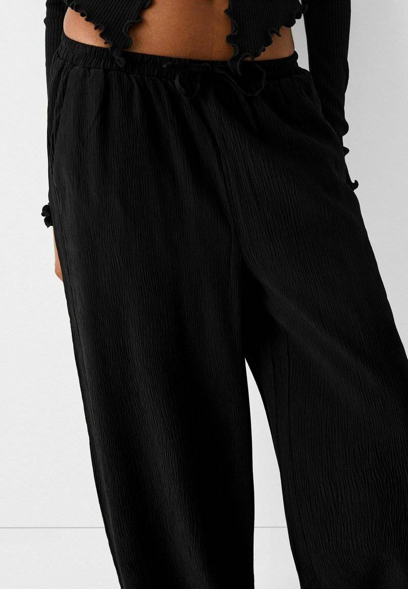 Bershka Bershka Trousers - black Günstiger Verkauf