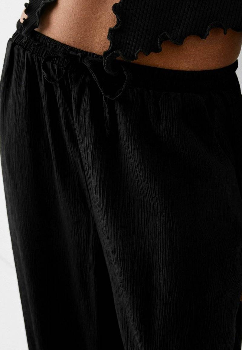 Bershka Bershka Trousers - black Günstiger Verkauf