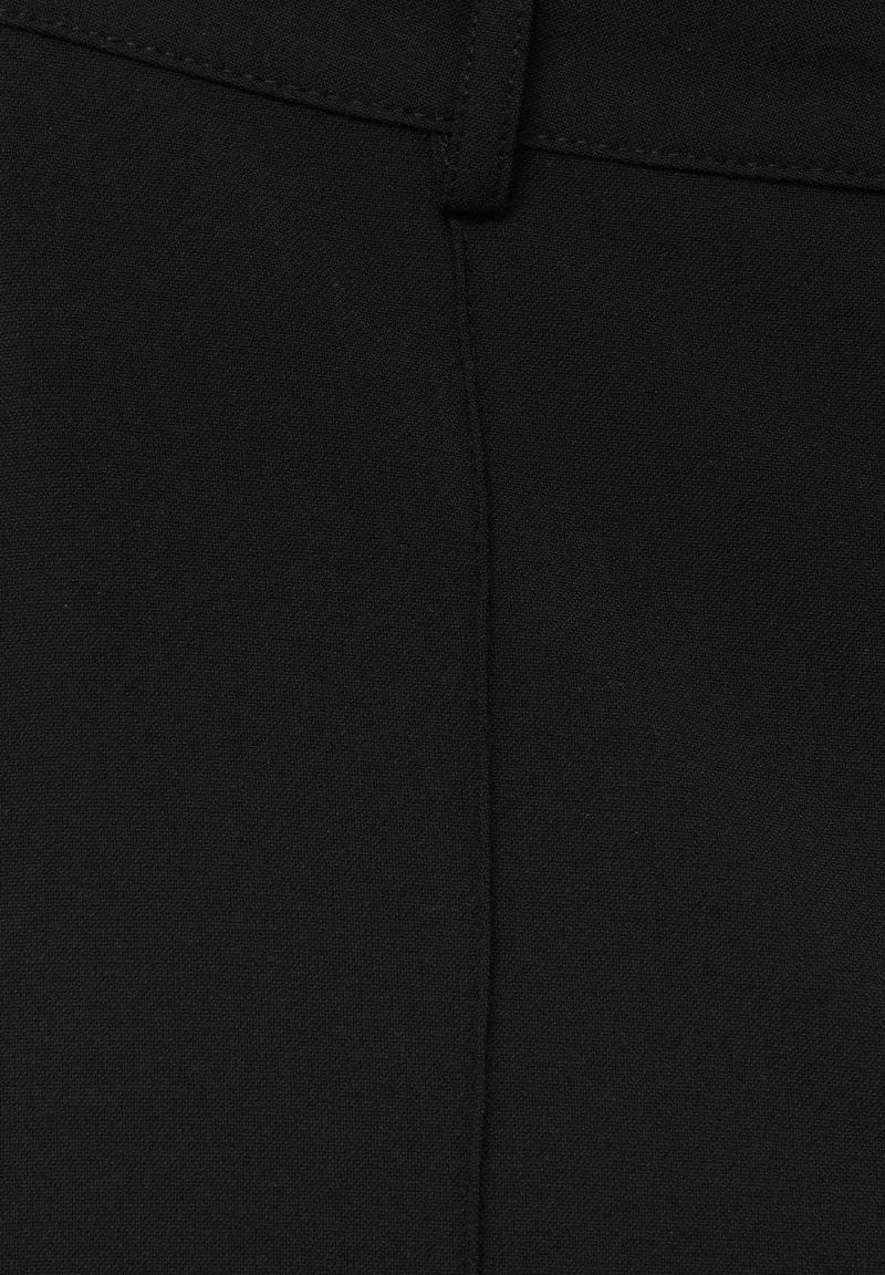 PULL&BEAR PULL&BEAR IM REGULAR-FIT MIT ZIERNAHT VORNE - Trousers - black Sonderangebot