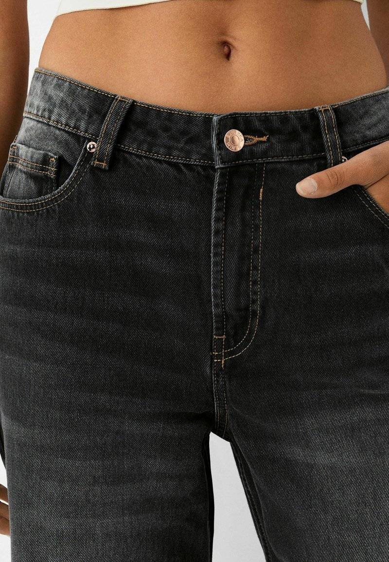 Bershka Bershka BAGGY - Flared Jeans - black Großer Ausverkauf