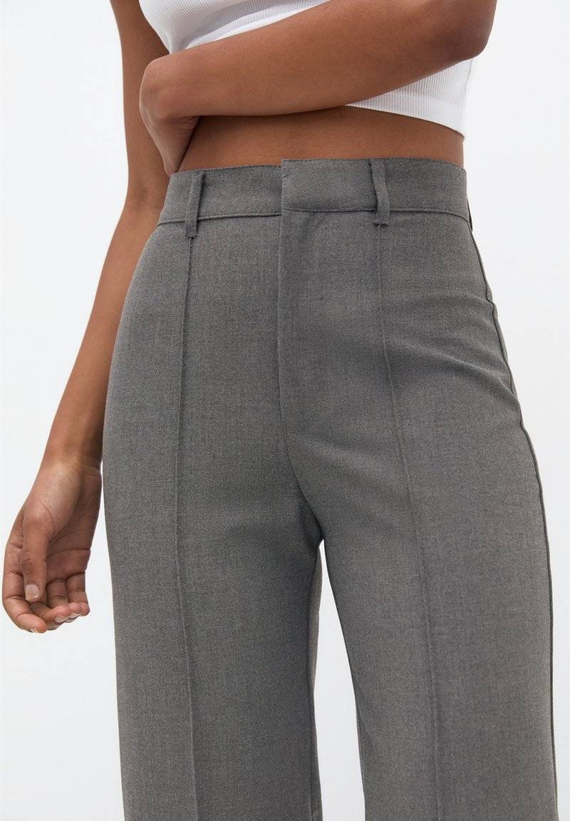 PULL&BEAR PULL&BEAR SMART SEAMED - Trousers - grey Exklusivangebot
