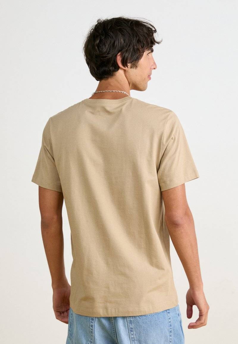 Nike Sportswear Nike Sportswear CLUB TEE - Basic T-shirt - khaki Preisnachlass
