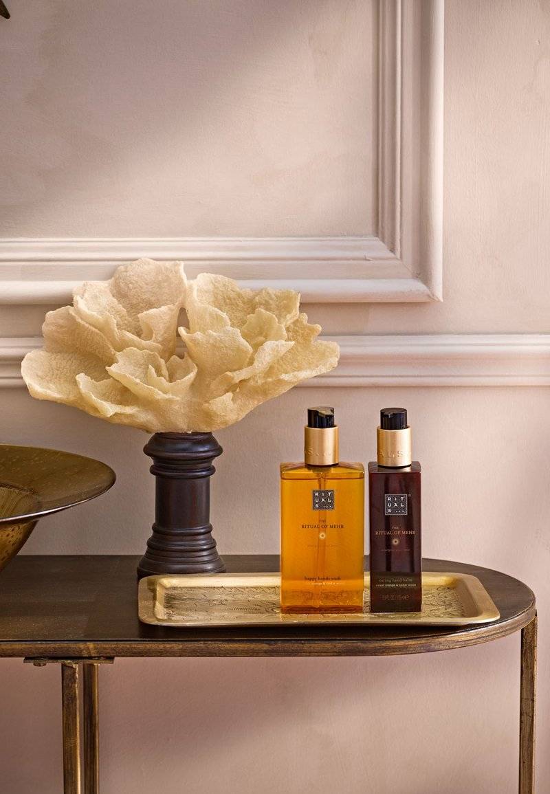 Rituals Rituals HAND WASH THE RITUAL OF MEHR - CITRUS / WOODY - SWEET ORANGE & CEDARWOOD - Liquid soap Cyber Monday