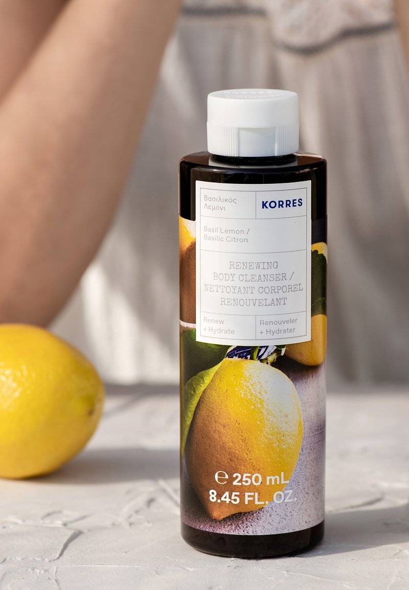 KORRES KORRES RENEWING BODYCLEANSER BASIL LEMON - Shower gel Kauf eins, bekomm eins gratis