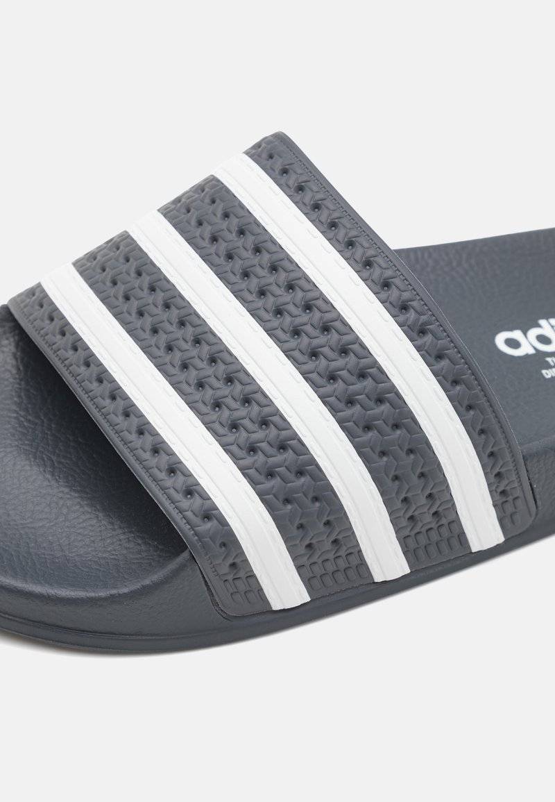adidas Originals adidas Originals ADILETTE UNISEX - Pool slides Letzte 2 Tage