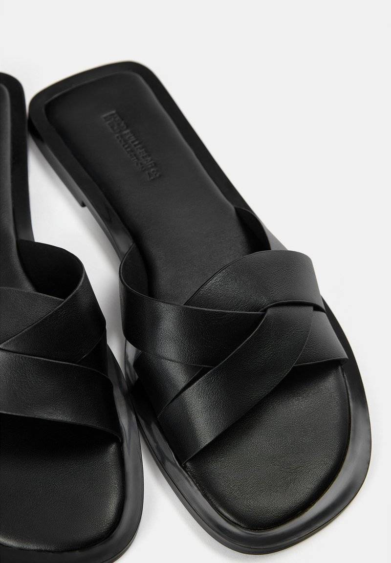 PULL&BEAR PULL&BEAR CRISSCROSS - Mules - black Letzter Tag