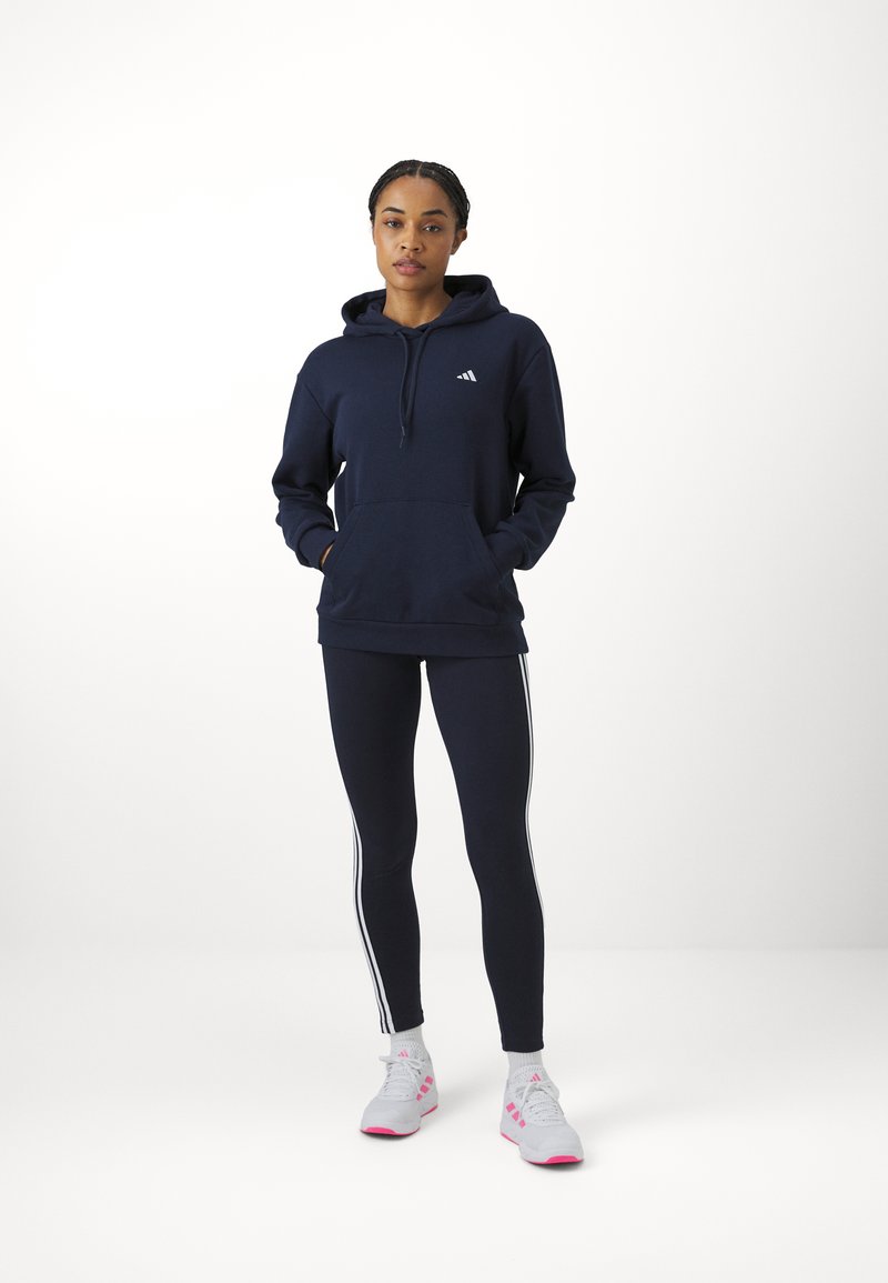 adidas Sportswear adidas Sportswear ESSENTIALS SMALL LOGO FEEL COZY HOODIE - Hoodie - legend ink Fabrikladen