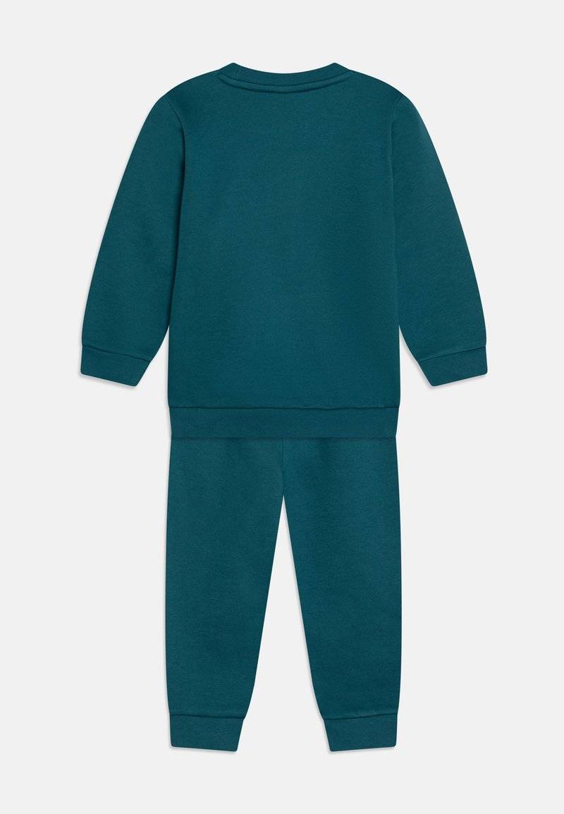 Puma Puma MINICATS CREW UNISEX SET - Tracksuit - cold green Angebote