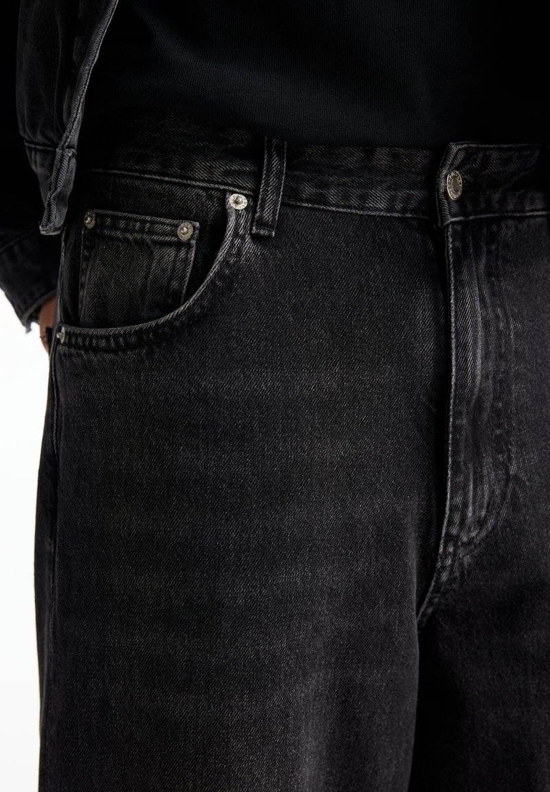 PULL&BEAR PULL&BEAR BAGGY FIT - Straight leg jeans - black Großer Ausverkauf