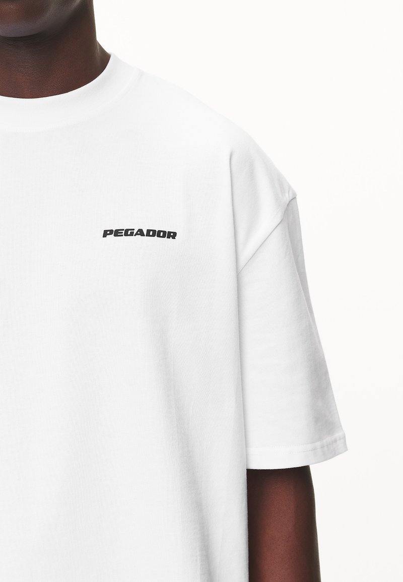 Pegador Pegador LOGO TEE - Basic T-shirt Exklusivangebot