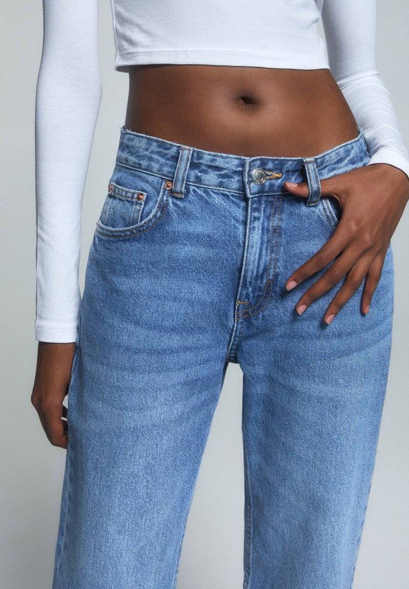 PULL&BEAR PULL&BEAR MID-WAIST - Straight leg jeans - blue denim Vatertagsangebot