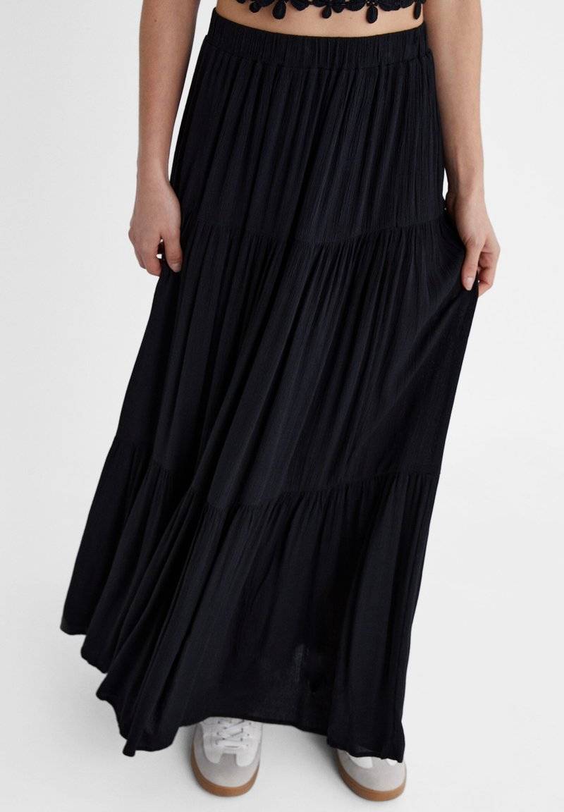 Stradivarius Stradivarius PEASANT - Maxi skirt - black Jubiläumsangebot
