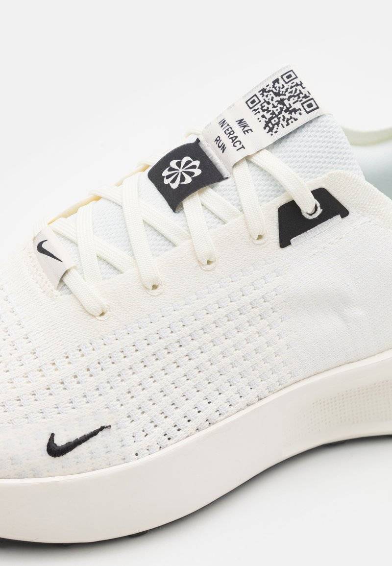 Nike Performance Nike Performance INTERACT RUN - Minimalist running shoes Weihnachtsangebot