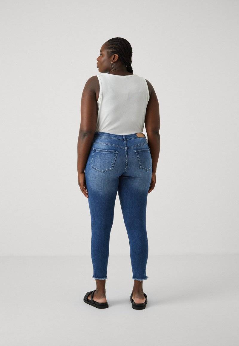 ONLY Carmakoma ONLY Carmakoma CARWILLY - Jeans Skinny Fit - medium blue denim Riesige Rabatte