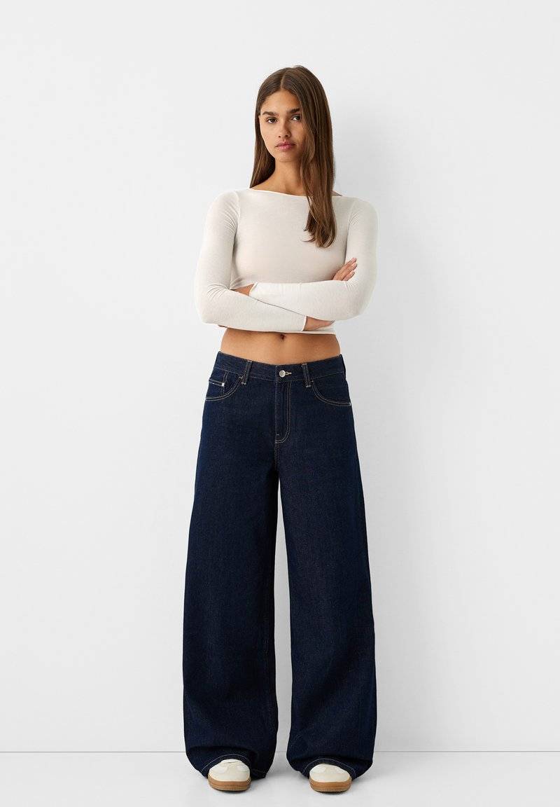 Bershka Bershka WIDE-LEG - Relaxed fit jeans - royal blue 50% Rabatt mit kostenlosem Versand